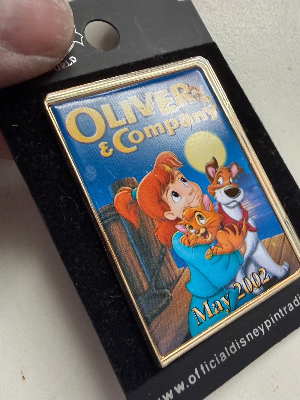 Disney Oliver & Company Pin — Blue and Yellow Artwork